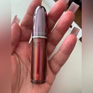 MAC space bubble grand illusion liquid lip color
